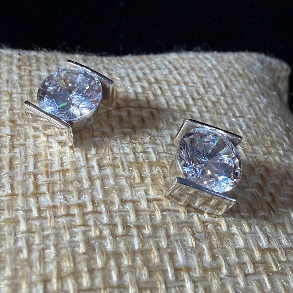 Elegant Silver .925 Zirconia Stud Earrings